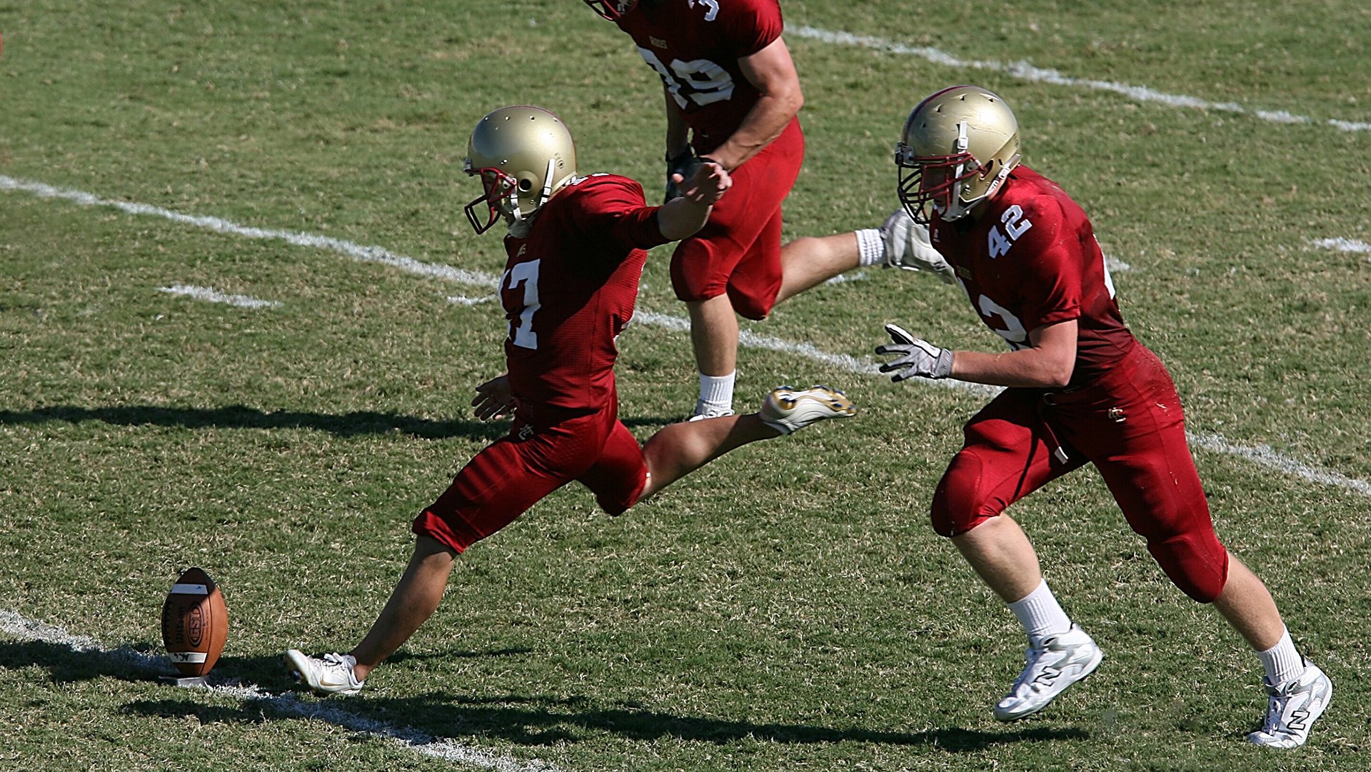 开云体育-英超战火燎原：攻势如潮，第一时间创造奇迹，英超榜首大战